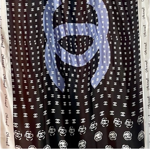 Chanel Rare wrap/Scarf - Picture 4 of 4